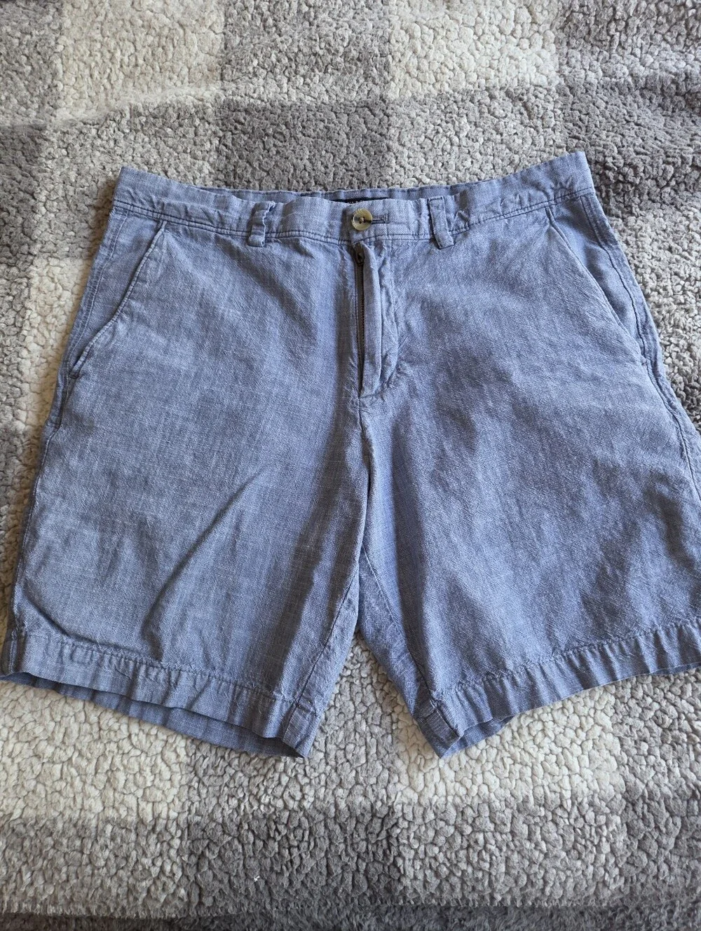 Banana Republic Men’s Blue Chambray Shorts – Size 32
